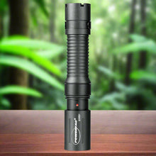Load image into Gallery viewer, E3R Nova- 820 Lumen Rechargeable Flashlight