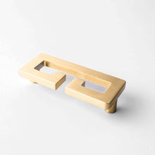 Cargar imagen en el visor de la galería, Chloe, Solid Brass Greek Key Pull