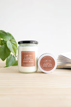 Carregar imagem no visualizador da galeria, A Comfy Chair and Good Book Candle