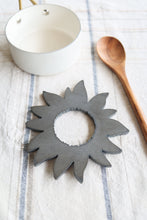 Load image into Gallery viewer, Sunflower Trivet Hot Plate Pot Holder