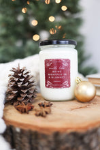 Carregar imagem no visualizador da galeria, "Being Wrapped In A Blanket" Candle