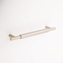 Cargar imagen en el visor de la galería, Charlotte Solid Brass Drawer Pull - 6 Inch Centers