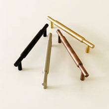 Cargar imagen en el visor de la galería, Charlotte Solid Brass Drawer Pull - 6 Inch Centers