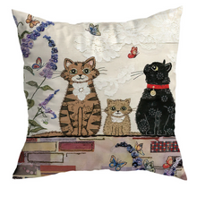 Carregar imagem no visualizador da galeria, Vintage Black Cat Cushion Covers