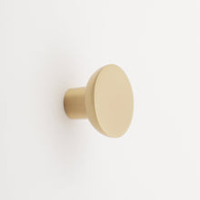 Carregar imagem no visualizador da galeria, Frederick Solid Brass Cabinet Knob - 1.5 Inch