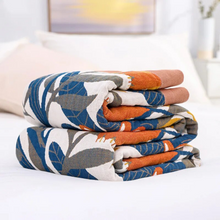 Carregar imagem no visualizador da galeria, Spring Flowers Cotton Quilt