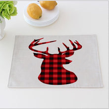 Carregar imagem no visualizador da galeria, Holiday Plaid Dinner Mats