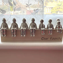 Carregar imagem no visualizador da galeria, Family Figurines