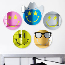 Carregar imagem no visualizador da galeria, Happy Face with Hearts Eyes