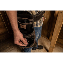 Carregar imagem no visualizador da galeria, AWP 1L-995-2 TrapJaw Oil Tanned Leather Tool Pouch