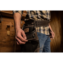 Carregar imagem no visualizador da galeria, AWP 1L-995-2 TrapJaw Oil Tanned Leather Tool Pouch