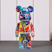 Carregar imagem no visualizador da galeria, Street Art Bear Figurine