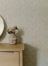 Carregar imagem no visualizador da galeria, Margaret Wallpaper by Daphne and Sage
