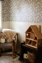 Carregar imagem no visualizador da galeria, Margaret Wallpaper by Daphne and Sage