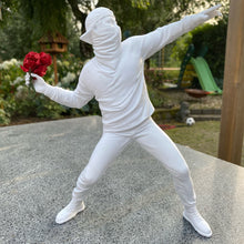 Carregar imagem no visualizador da galeria, Banksy Flower Rioter
