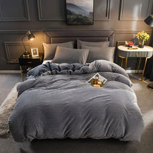 Carregar imagem no visualizador da galeria, Corduroy Velvet Duvet Cover Set