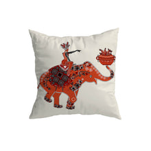 Carregar imagem no visualizador da galeria, Traditional Huddle Cushion Cover