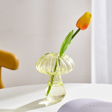 Carregar imagem no visualizador da galeria, Vibrant Mushroom Glass Vases