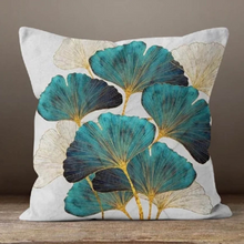 Carregar imagem no visualizador da galeria, Emerald Leaf Cushion Cover