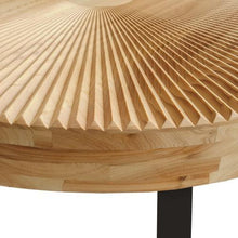 Carregar imagem no visualizador da galeria, 31.5" Modern round coffee table Wooden carving pattern coffee table with metal legs for living room reception room office Golden