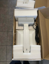 Cargar imagen en el visor de la galería, Luxx Lighting Double Ended 1000 Watt HPS Grow Light Fixture with L7-15P 15A 277V