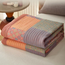 Carregar imagem no visualizador da galeria, Reversible Colorful Cotton Square Quilt