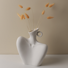 Carregar imagem no visualizador da galeria, Collarbone Ceramic Vase