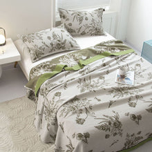 Carregar imagem no visualizador da galeria, Reversible Pastoral Leaf Cotton Quilt