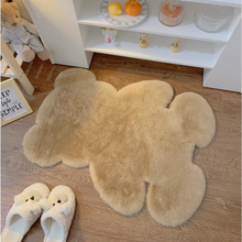 Carregar imagem no visualizador da galeria, Cozy Bear Rug