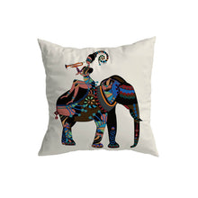 Carregar imagem no visualizador da galeria, Traditional Huddle Cushion Cover