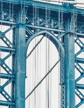 Carregar imagem no visualizador da galeria, New York City Wall Mural Peel and Stick Wallpaper. Vintage Dumbo NYC. Brooklyn NY Landscape Wallpaper. #6369