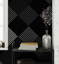 Carregar imagem no visualizador da galeria, Modern Black and White Polka Dot Peel and Stick Wall Mural. #6964