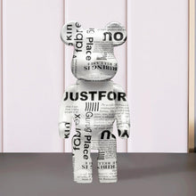 Carregar imagem no visualizador da galeria, Street Art Bear Figurine