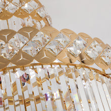 Carregar imagem no visualizador da galeria, Luxurious Luster Chandelier
