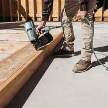 Carregar imagem no visualizador da galeria, Metabo HPT NV83A5M 3-1/4-in Coil Framing Nailer