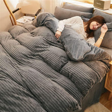 Carregar imagem no visualizador da galeria, Corduroy Velvet Duvet Cover Set