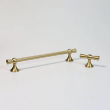 Cargar imagen en el visor de la galería, Samba Solid Brass Knob