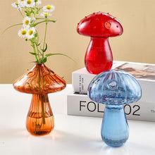 Carregar imagem no visualizador da galeria, Vibrant Mushroom Glass Vases