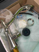 Cargar imagen en el visor de la galería, Delta 4197 PN DST Cassidy Single Handle Pull Out Faucet