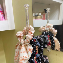 Carregar imagem no visualizador da galeria, Crystal Clear Wall Hook