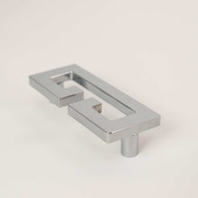 Cargar imagen en el visor de la galería, Chloe, Solid Brass Greek Key Pull