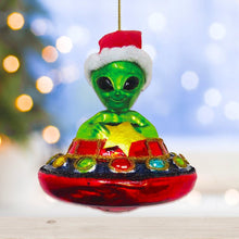 Carregar imagem no visualizador da galeria, Alien and UFO Glass Christmas Ornament
