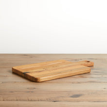 Carregar imagem no visualizador da galeria, All Friends - Cutting Board