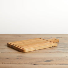 Carregar imagem no visualizador da galeria, All Friends - Cutting Board