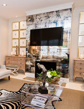 Load image into Gallery viewer, Antique Mirror Solution