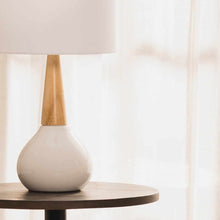 Carregar imagem no visualizador da galeria, Baugo White Ceramic Table Lamp
