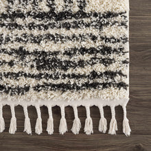 Cargar imagen en el visor de la galería, Fishhook Berber Shag Rug