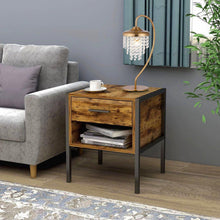 Carregar imagem no visualizador da galeria, 1-Light Golden Modern Table Lamp with Crystal Shade