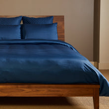 Carregar imagem no visualizador da galeria, Bamboo Duvet Cover with Shams 3 Piece Set - Indigo