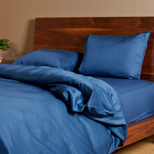 Carregar imagem no visualizador da galeria, Bamboo Duvet Cover with Shams 3 Piece Set - Indigo